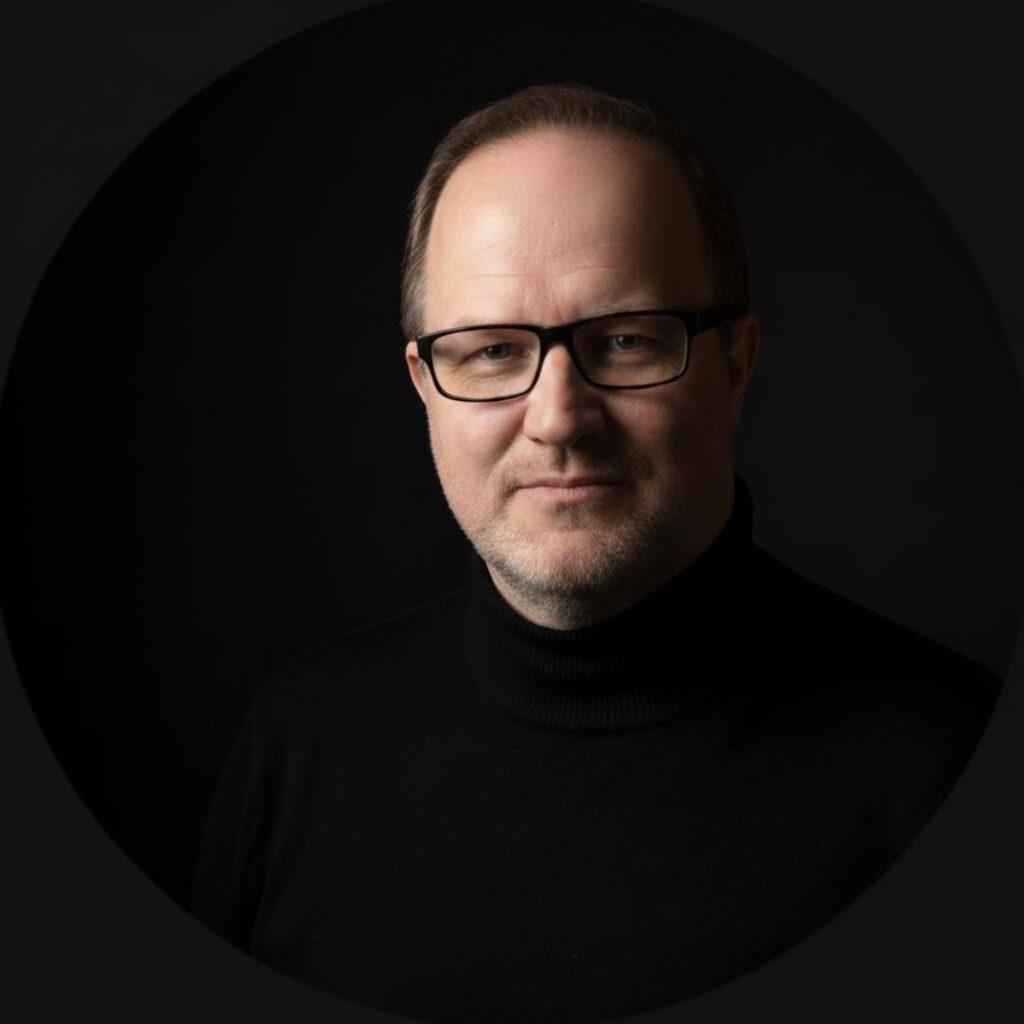 Martin Bonner - Founder Initiator CEO - Glow for Europe